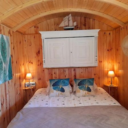 La Roulotte Du Pecheur Villa Saint-Privé Екстериор снимка
